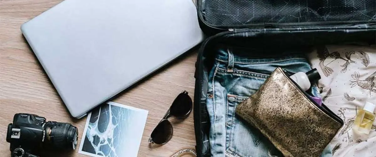 Can you put laptop in checked baggage